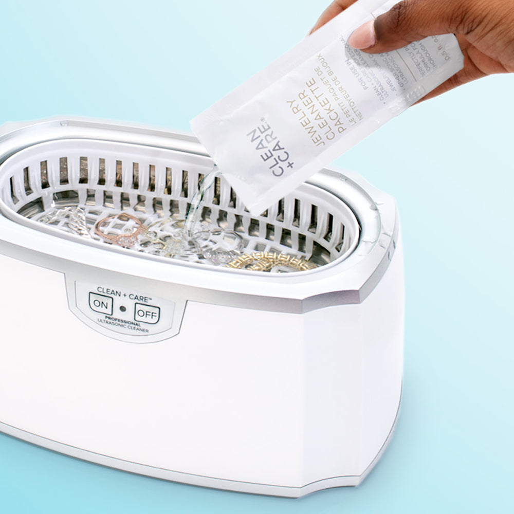 Ultrasonic cleaner used with jewelry cleaner packette